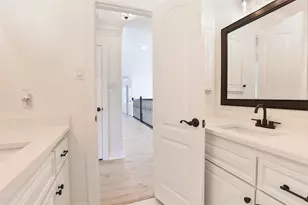 979 W 43rd St, Houston, TX 77018 - Photo 31