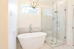 979 W 43rd St, Houston, TX 77018 - Photo 21