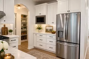 979 W 43rd St, Houston, TX 77018 - Photo 9