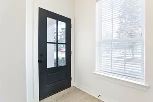 979 W 43rd St, Houston, TX 77018 - Photo 5