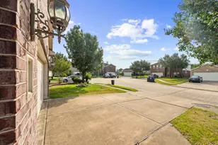 10003 Lynette Falls Dr, Houston, TX 77095 - Photo 37
