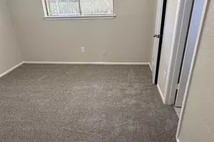 4931 E Ridge Creek Dr, Houston, TX 77053 - Photo 9