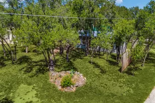3607 Crawford, Spicewood, TX 78669 - Photo 5