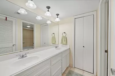 5050 Glenmont Drive #F5, Houston, TX 77081 - Photo 13