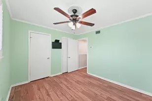 5050 Glenmont Dr, Houston, TX 77081 - Photo 15