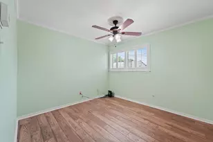 5050 Glenmont Dr, Houston, TX 77081 - Photo 11