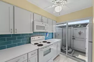 5050 Glenmont Dr, Houston, TX 77081 - Photo 7