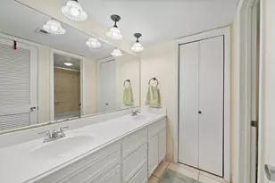 5050 Glenmont Dr, Houston, TX 77081 - Photo 13