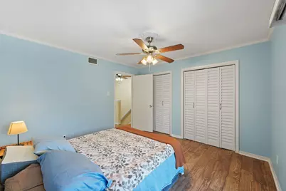 5050 Glenmont Drive #F5, Houston, TX 77081 - Photo 7