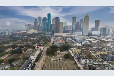 1202 W Dallas Street, Houston, TX 77019 - Photo 1