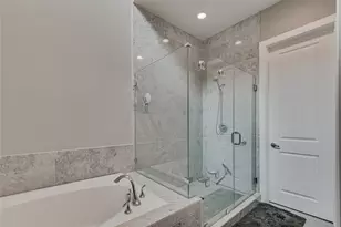 1202 W Dallas St, Houston, TX 77019 - Photo 37