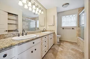 4919 Valkeith Dr, Houston, TX 77096 - Photo 21