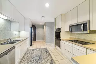 1111 Hermann Dr, Houston, TX 77004 - Photo 11