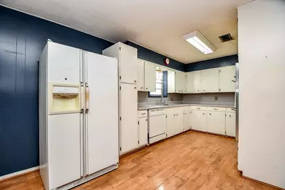 703 S Washington Street, El Campo, TX 77437 - Photo 11
