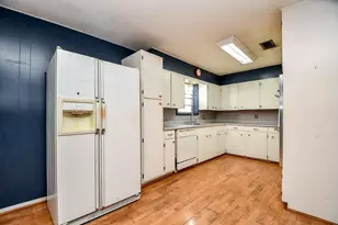 703 S Washington St, El Campo, TX 77437 - Photo 11