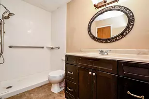703 S Washington St, El Campo, TX 77437 - Photo 17