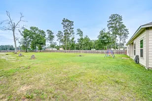 9850 Hunter Spgs Dr, Conroe, TX 77306 - Photo 37