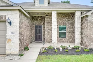 9850 Hunter Spgs Dr, Conroe, TX 77306 - Photo 5