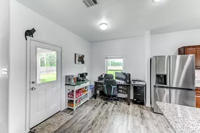 9850 Hunter Springs Drive, Conroe, TX 77306 - Photo 17