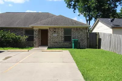 814 Mobile Drive #B, Pasadena, TX 77506 - Photo 1