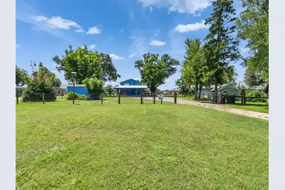 2172 County Road 297, Sargent, TX 77414 - Photo 23