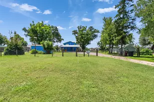 2172 County Rd 297, Sargent, TX 77414 - Photo 23
