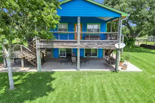 2172 County Rd 297, Sargent, TX 77414 - Photo 3