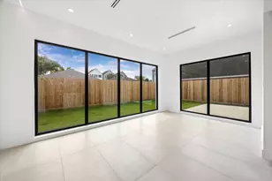 2218 Gostick St, Houston, TX 77008 - Photo 19