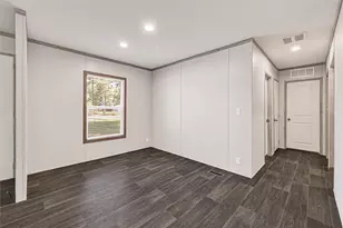 718 Main St, Anahuac, TX 77514 - Photo 7