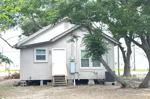 907 E Jackson St, El Campo, TX 77437 - Photo 21