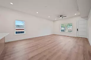 236 E 39th St, Houston, TX 77018 - Photo 9