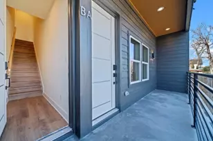 236 E 39th St, Houston, TX 77018 - Photo 3