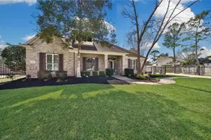 1002 Acorn Ct, Friendswood, TX 77546 - Photo 3