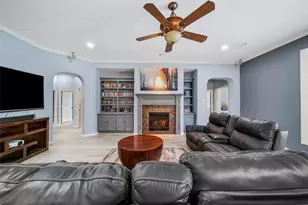 1002 Acorn Ct, Friendswood, TX 77546 - Photo 9