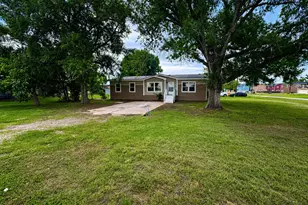 119 S 8th St, Beasley, TX 77417 - Photo 19