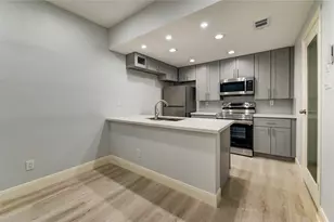 11711 Memorial Dr, Houston, TX 77024 - Photo 13