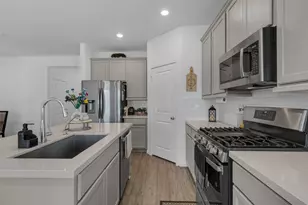 2300 Vanessa Cay Ln, La Porte, TX 77507 - Photo 9