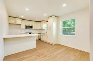 54 Blackgum Ct, Lake Jackson, TX 77566 - Photo 7