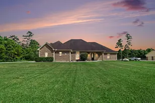7211 Bayou Timbers Dr, Alvin, TX 77511 - Photo 1