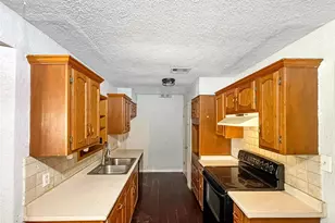 1413 Bay Ridge Blvd, Bay City, TX 77414 - Photo 5