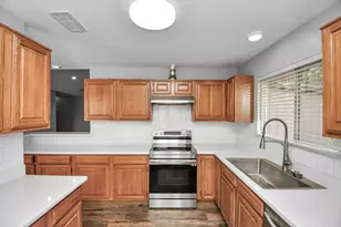 2210 S Ferrisburg Ct, Sugar Land, TX 77478 - Photo 5