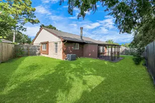 2210 S Ferrisburg Ct, Sugar Land, TX 77478 - Photo 15
