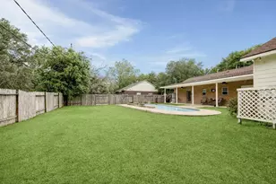 1945 Dorothy Ln, Sealy, TX 77474 - Photo 33