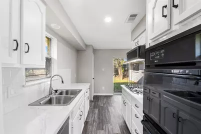 9627 N Glenwood Forest Drive, Houston, TX 77078 - Photo 5