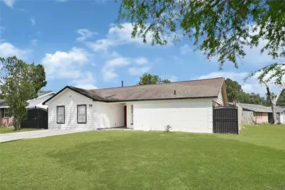 12115 Wood Forest Drive, Houston, TX 77013 - Photo 15