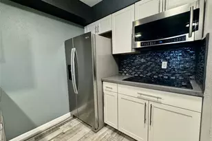 829 Wax Myrtle Ln, Houston, TX 77079 - Photo 5
