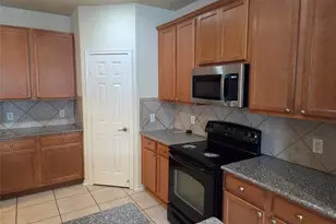 6818 Stoneyvale Dr, Houston, TX 77083 - Photo 7