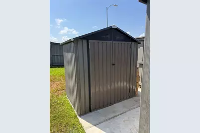 2035 Woodlark Way, Sealy, TX 77474 - Photo 11