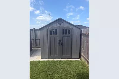 2035 Woodlark Way, Sealy, TX 77474 - Photo 11