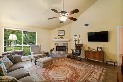 292 Apple Valley Drive, Conroe, TX 77304 - Photo 9